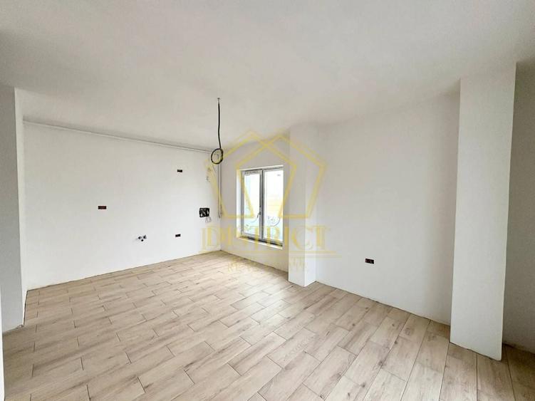 Apartament cu 4 camere decomandat în Giroc