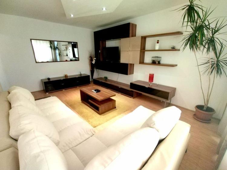 Apartament cu 3 camere decomandat în Micălaca