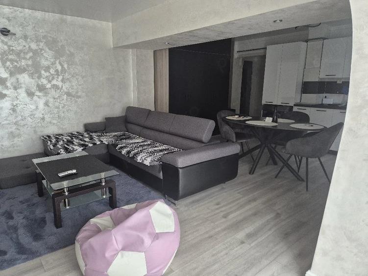Apartament cu 2 camere decomandat în Central