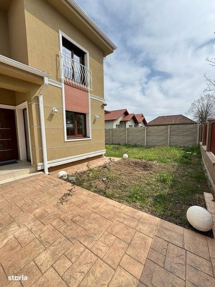 Casă cu 4 camere în Moșnița Veche