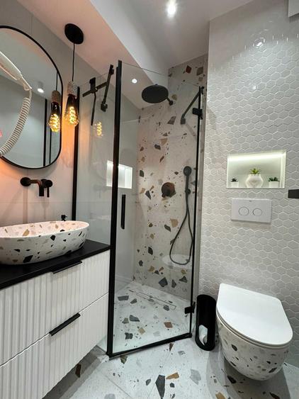 Apartament cu 3 camere decomandat în Sud
