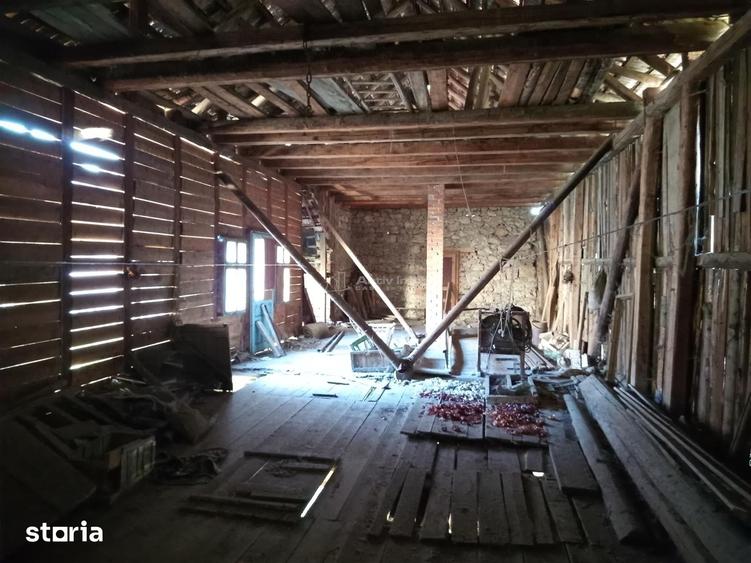 Casă cu Teren 1439 Mp în Ciclova Română