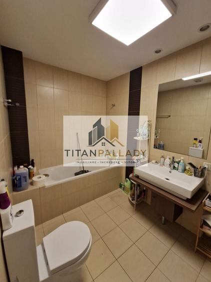 Apartament cu 3 camere decomandat în Nord-Est