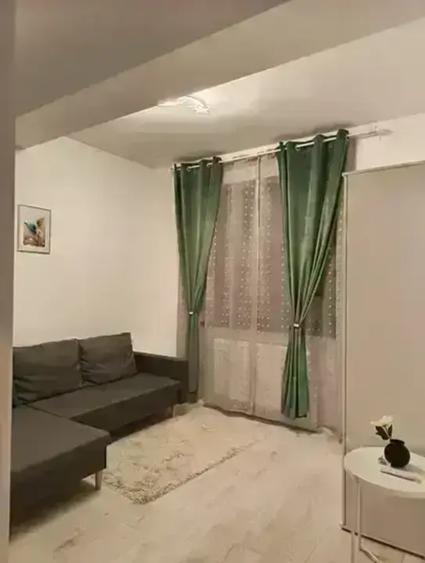 Apartament cu 3 camere semidecomandat, mobilat în Titan