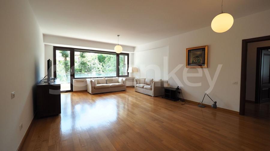 Apartament cu 3 camere semidecomandat, mobilat în Kiseleff