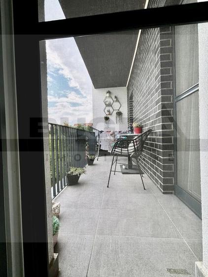 Apartament cu 3 camere semidecomandat, mobilat în Bună Ziua
