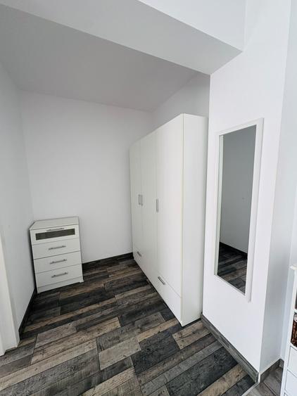 Apartament cu 2 camere semidecomandat, mobilat în Florești