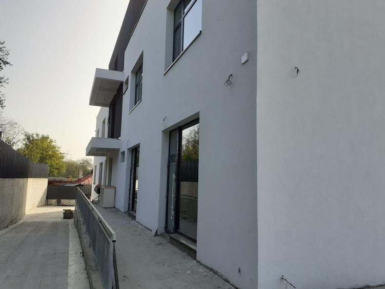 Spațiu comercial, de 1,557 mp, în Cățelu
