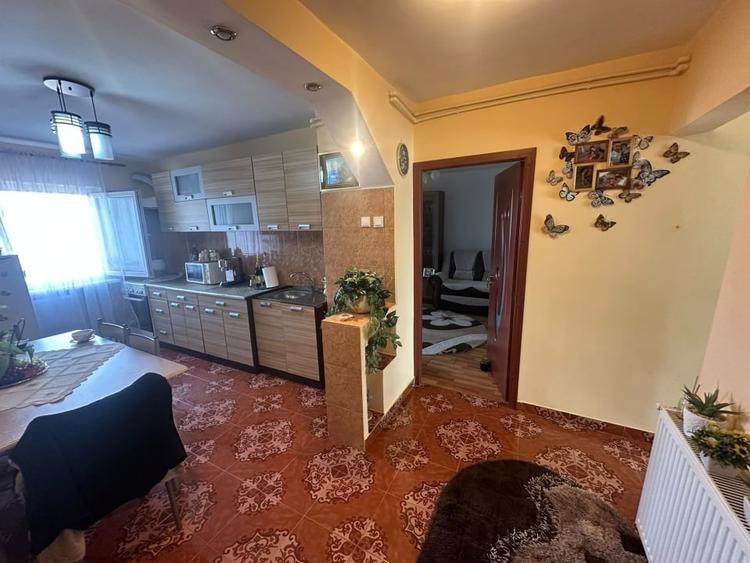 Apartament 3 camere, 65,60 mp, zona Bailesti - 1