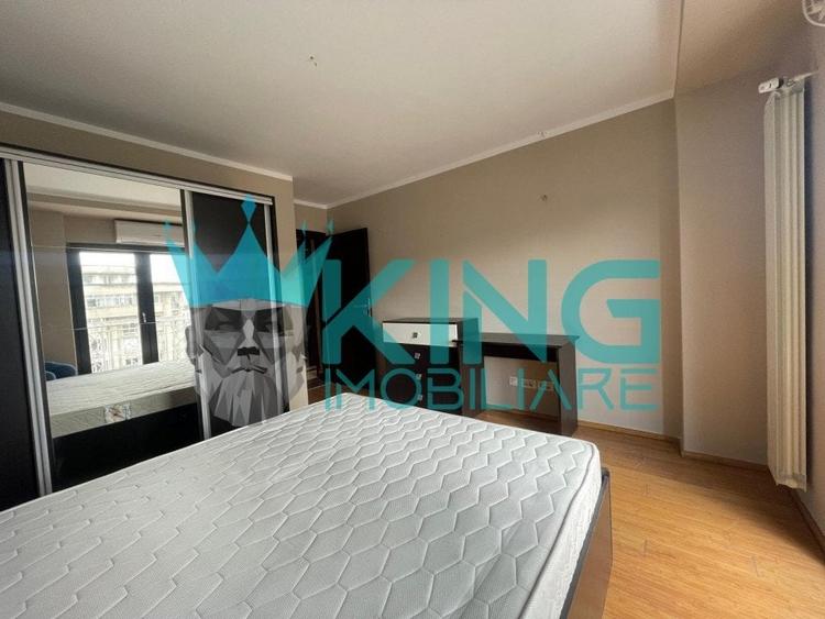 Apartament cu 3 camere decomandat, mobilat în Decebal