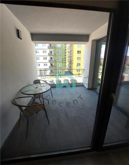 Apartament cu 2 camere decomandat în Tractorul