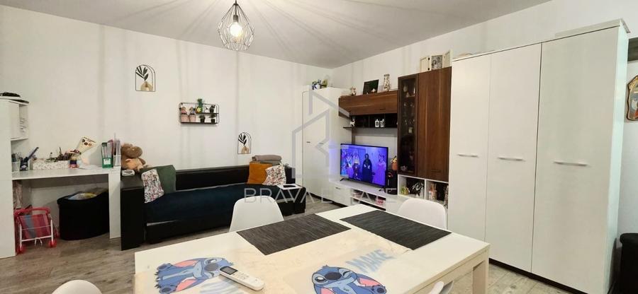 Apartament cu 2 camere semidecomandat, mobilat în Florești