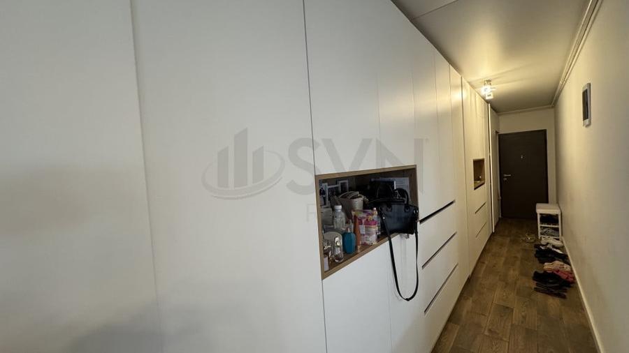 Apartament cu 4 camere semidecomandat în Viilor