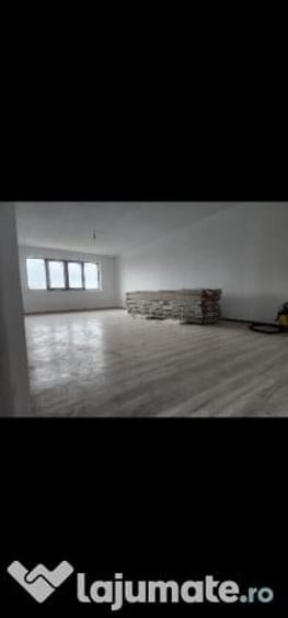 Casă cu 5 camere cu Teren 2000 Mp în Moșteni
