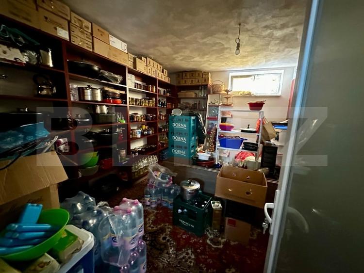 Casă individuală cu 8 camere cu Canalizare în Bărăbanț