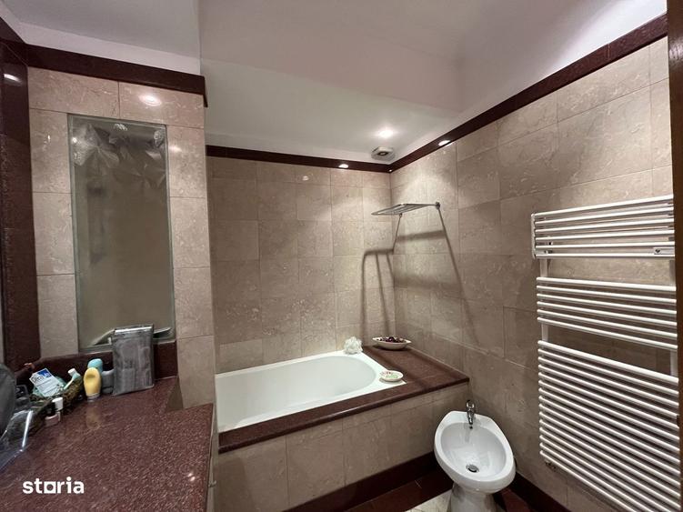 Apartament cu 3 camere decomandat în Aviatorilor