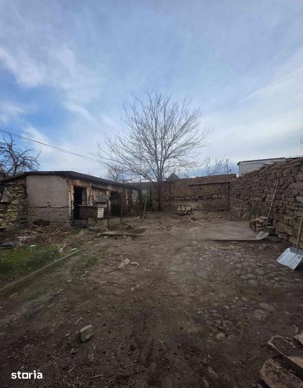 Casă cu 4 camere cu Teren 800 Mp în Câlnic