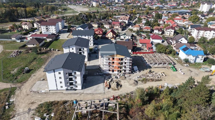 Apartament cu 3 camere semidecomandat în Central
