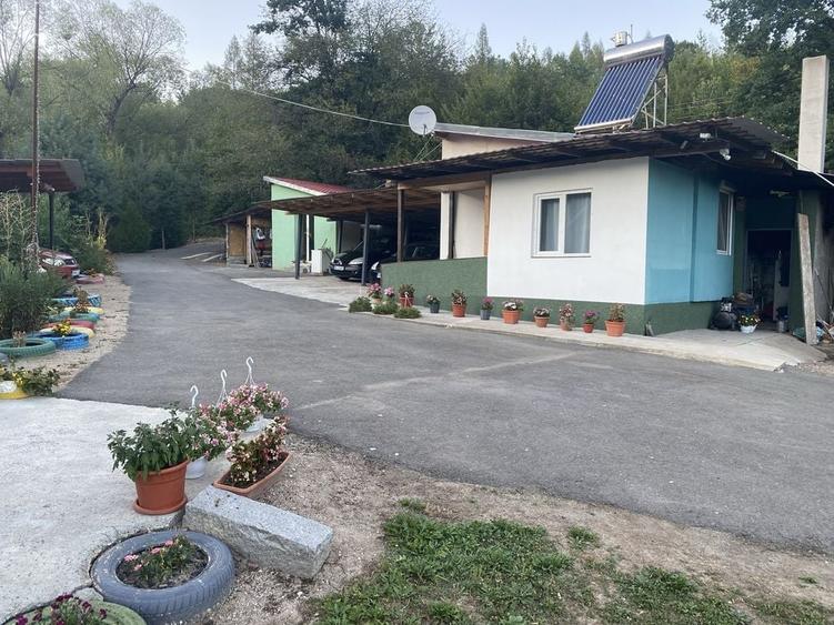 Casă cu 4 camere în Lunca