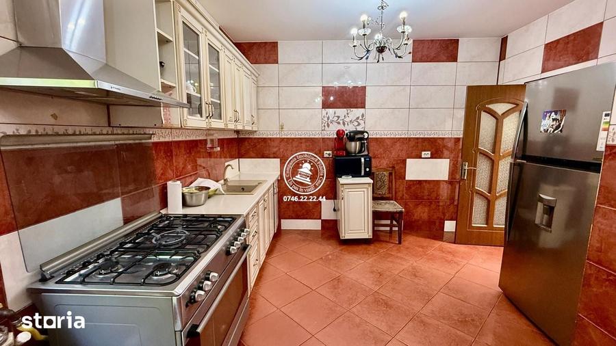 Casă cu 5 camere cu Teren 350 Mp în Bârnova