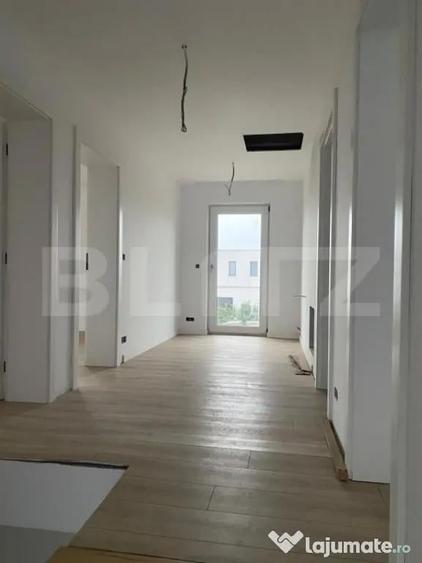 Casă cu 5 camere cu Teren 963 Mp în Bosanci