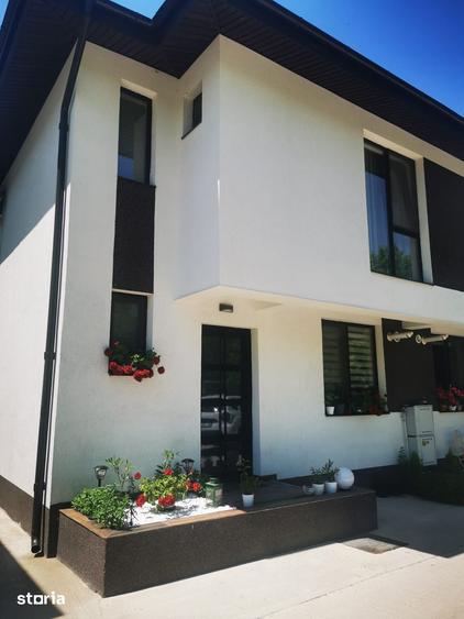 Casă cu 4 camere cu Teren 180 Mp în Central