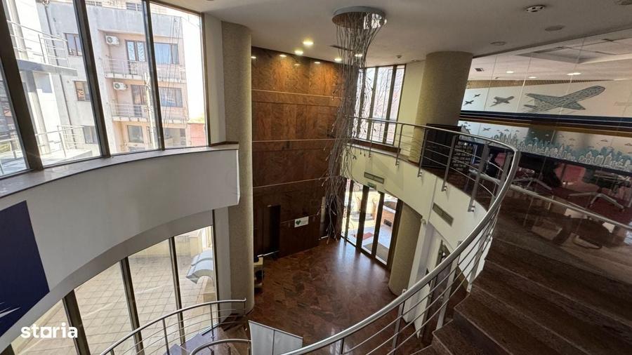Spațiu comercial, de 3,500 mp, în Victoriei