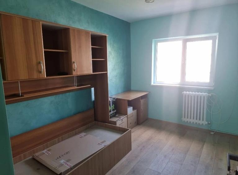 Apartament cu 3 camere decomandat în Metalurgie