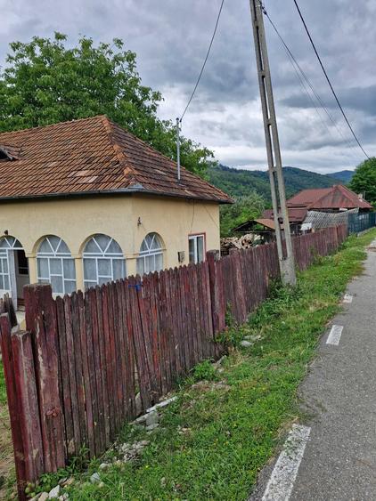 Casă cu 3 camere în Albești