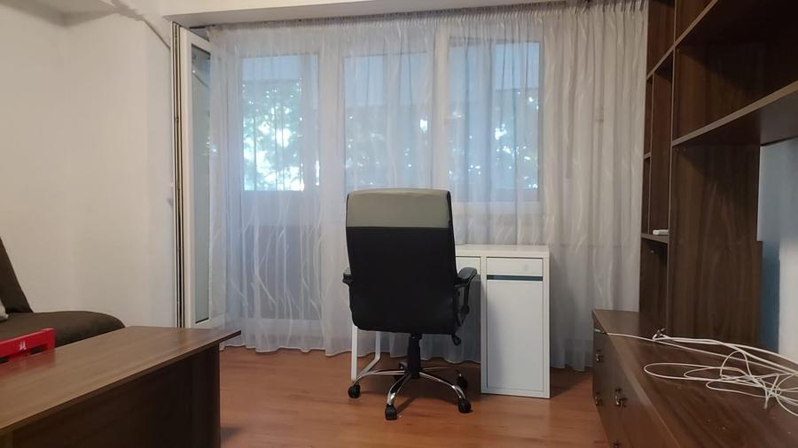 Apartament cu 3 camere decomandat, mobilat în Titulescu