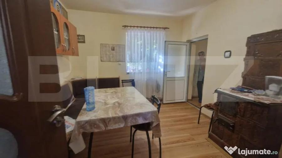 Casă cu 3 camere cu Teren 1270 Mp în Central