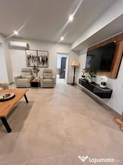 Casă cu 7 camere cu Teren 500 Mp în Central