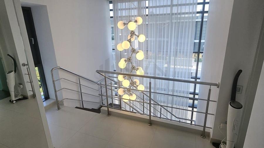 Apartament cu 5 camere decomandat, mobilat în Lacul Tei