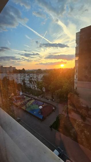 Apartament cu 2 camere semidecomandat în Craiovița Nouă