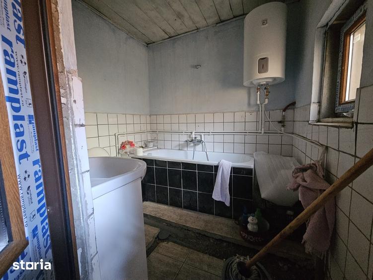Casă cu 3 camere cu Teren 800 Mp în Ițcani