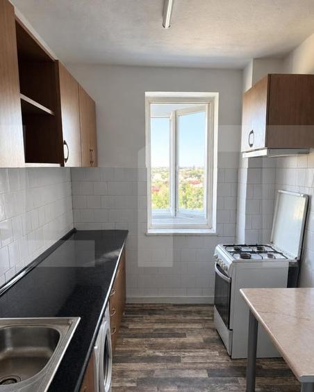 Apartament cu 3 camere decomandat, mobilat în Brâncoveanu