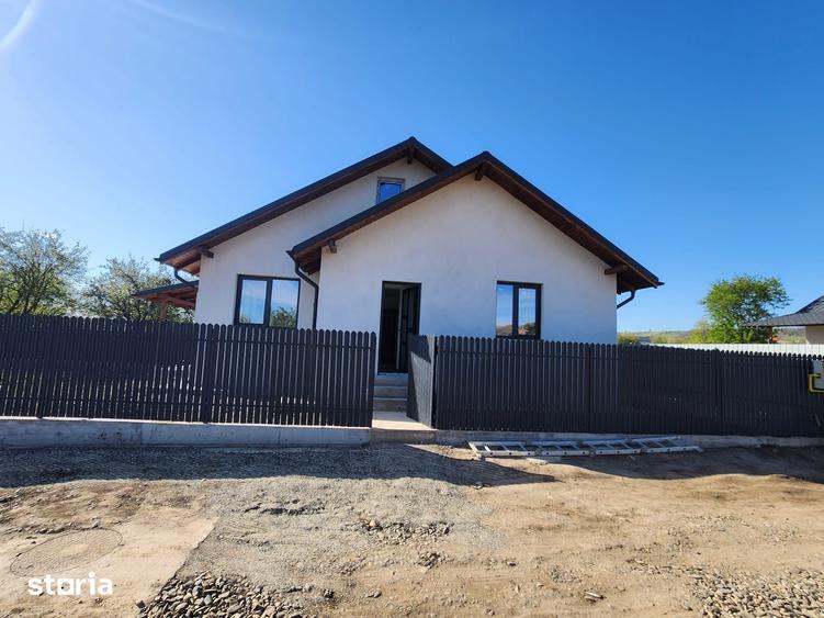 Casă cu 3 camere cu Teren 250 Mp în Mărgineni