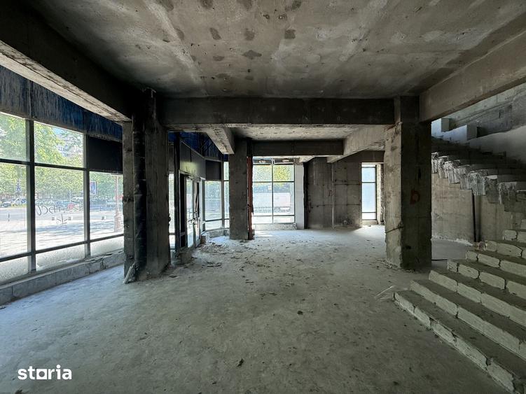 Spațiu comercial, de 845 mp, în Centrul Civic