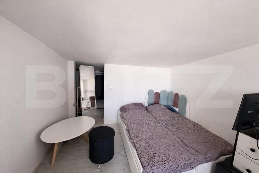 Penthouse cu 4 camere semidecomandat, mobilat în Andrei Mureșanu