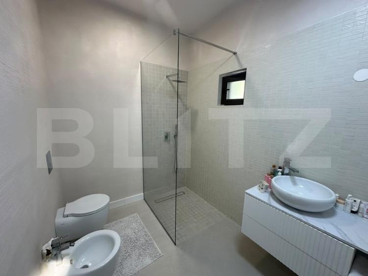 Casă individuală cu 4 camere cu Canalizare în Viișoara