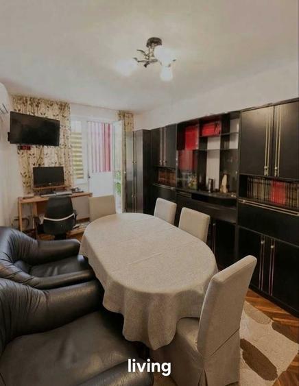 Apartament cu 4 camere decomandat în Central