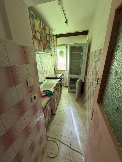 Apartament cu 3 camere nedecomandat în Complex Studențesc