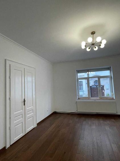 Casă cu 3 camere în Ultracentral