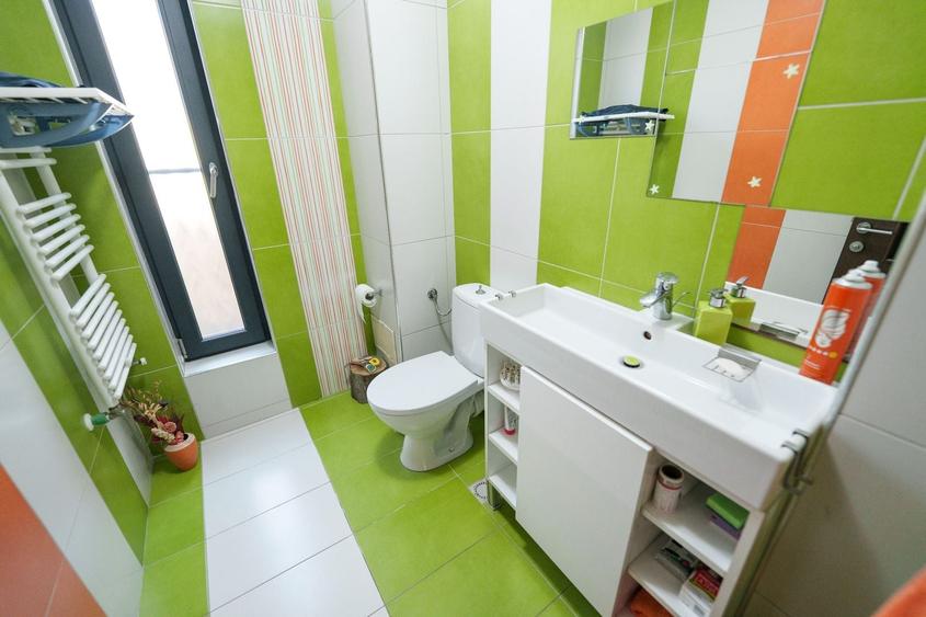 Casă individuală cu 6 camere cu Piscina în Cârcea