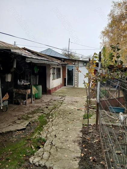 Casă cu 3 camere în Petrești