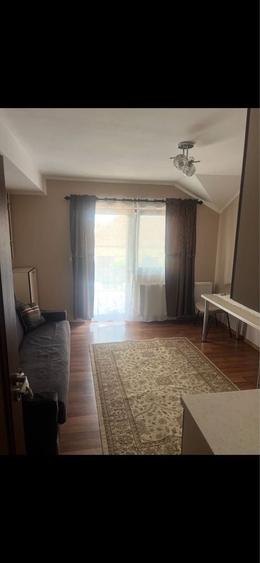 Apartament cu 2 camere semidecomandat în Ghiroda