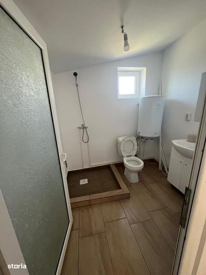 Casă cu 2 camere decomandat în Braniștea