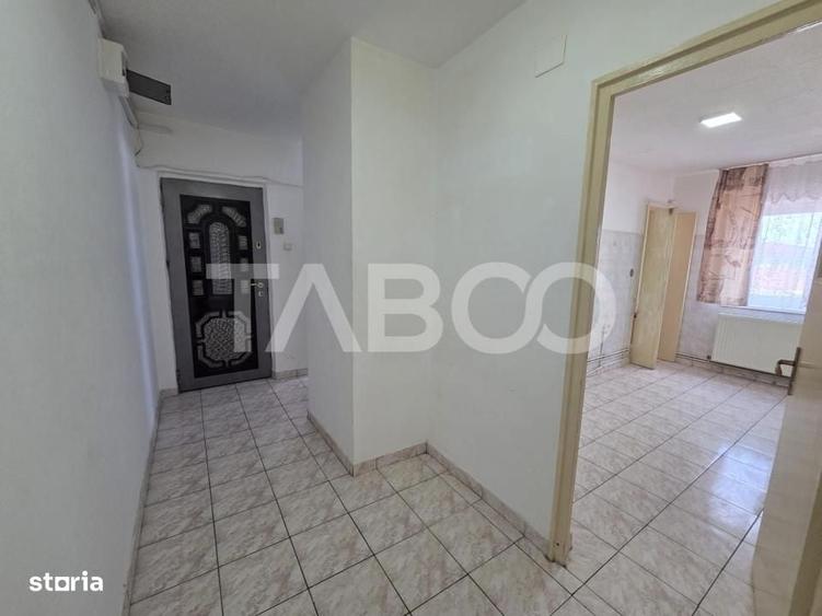 Apartament cu 2 camere decomandat în Central