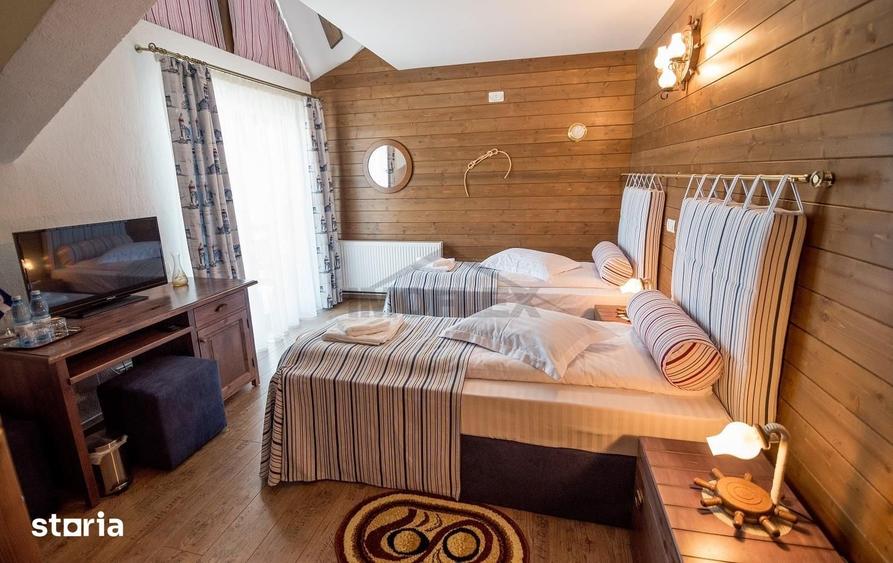Casă cu 9 camere cu Teren 1004 Mp în Central