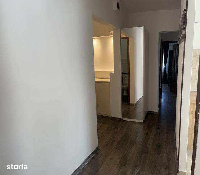 Apartament cu 3 camere în Tudor Vladimirescu